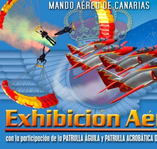 Exhibición aérea: Con la Patrulla Águila y la Patrulla Acrobática de Paracaidismo del Mando Aéreo de Canarias en Playa de las Teresitas, Santa Cruz de Tenerife . Foto 1